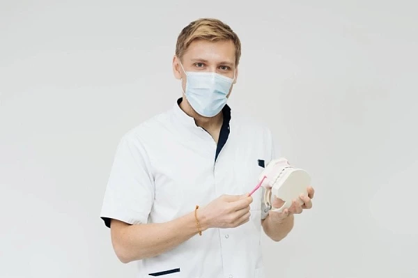 Стоматолог-эндодонтист