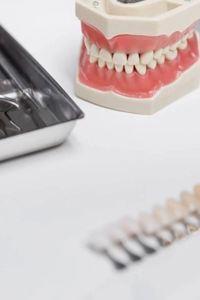 Установки коронки на зуб